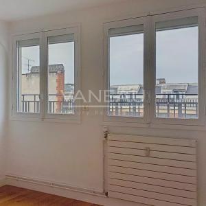 Paris VIII - Bel appartement en duplex avec balcon - rue Clément