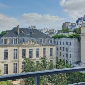 PARIS V - Joli deux pièces meublé - Cardinal Lemoine - vue sur l