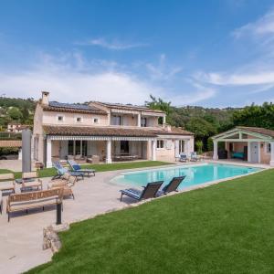 Proche Mougins, Magnifique villa rénovée à vendre