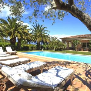 A VENDRE CANNES LE CANNET  VILLA SPACIEUSE DOMAINE PRIVE