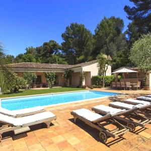 A VENDRE CANNES LE CANNET  VILLA SPACIEUSE DOMAINE PRIVE