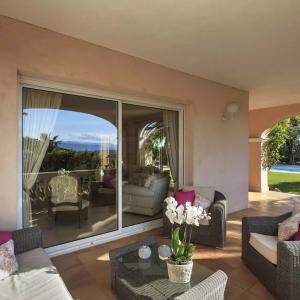 A VENDRE CANNES LE CANNET  VILLA SPACIEUSE DOMAINE PRIVE