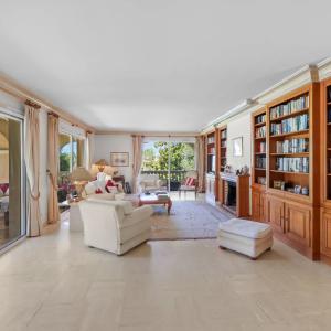 A VENDRE CANNES LE CANNET  VILLA SPACIEUSE DOMAINE PRIVE