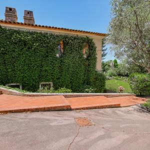 A VENDRE CANNES LE CANNET  VILLA SPACIEUSE DOMAINE PRIVE