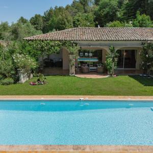 A VENDRE CANNES LE CANNET  VILLA SPACIEUSE DOMAINE PRIVE