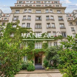 Paris VIIe - Rue Saint Dominique - Champ de Mars