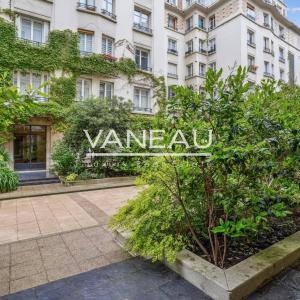 Paris VIIe - Rue Saint Dominique - Champ de Mars