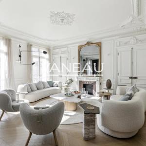 PARIS VIIIe - Triangle d'Or - Magnifique appartement familial et