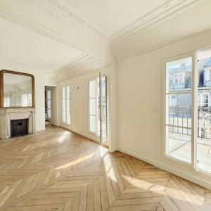 Paris IIe - Montorgueil - Appartement dernier étage avec terrass