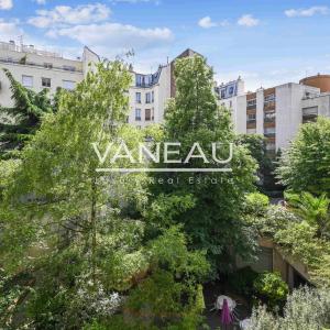 Convention Alleray. Studio avec balcon