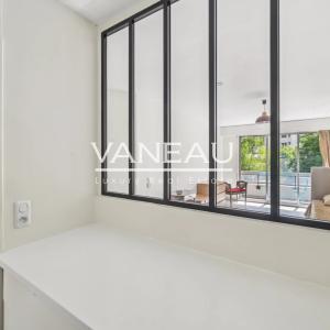 Convention Alleray. Studio avec balcon