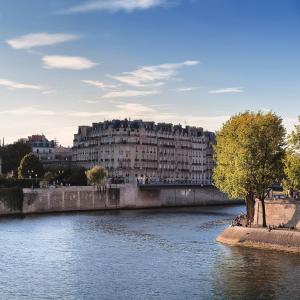 PARIS IVème - Île Saint-Louis - Bien d'exception clé en main der