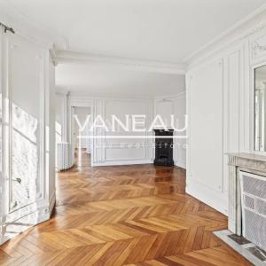 Exclusivité - PARIS VIIe - Bon Marché - Vaneau
