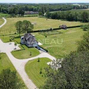Domaine de 20 hectares - 1.30h de paris - perche sud