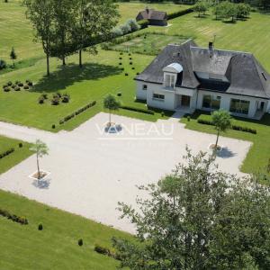 Domaine de 20 hectares - 1.30h de paris - perche sud