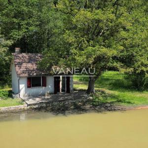 Domaine de 20 hectares - 1.30h de paris - perche sud