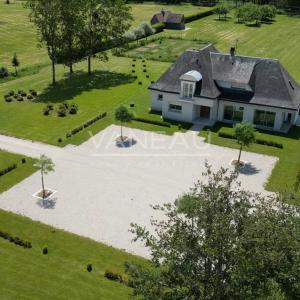 Domaine de 20 hectares - 1.30h de paris - perche sud