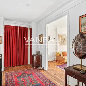 Paris VIII - Av. Matignon - Gabriel - Charmant 3 pièces avec bal