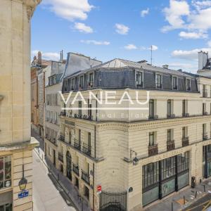 PARIS Ⅱème - Grand Rex - Rue de la Lune - Charme, luminosité et 
