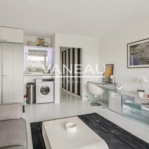 Studio lumineux de 30 m² en étage élevé - Bon état - Vue dégagée