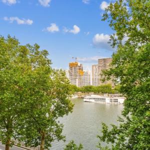 PARIS XVIème - Auteuil - Quai de Seine -Appartement rénové