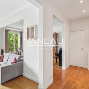 PARIS XVIème - Beaugrenelle-Auteuil - Appartement rénové -