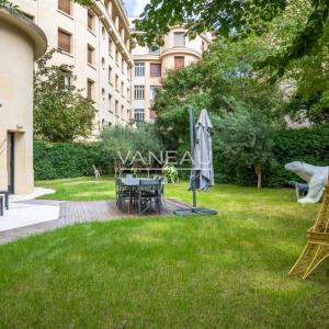 Paris XVIe - OCDE - Superbe duplex familial et de réception avec