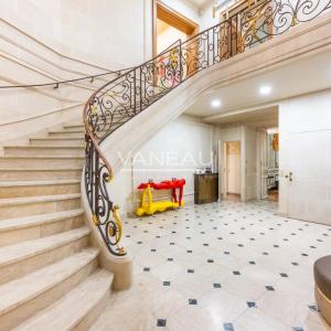 Paris XVIe - OCDE - Superbe duplex familial et de réception avec