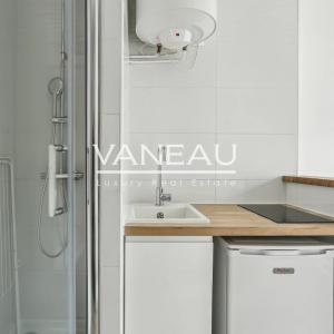 Paris XVIe - exclusivité studette en dernier étage avec ascenseu