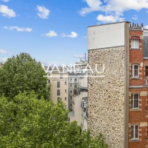Paris XVIe - exclusivité studette en dernier étage avec ascenseu