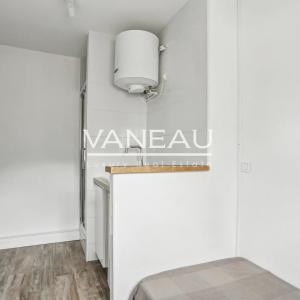Paris XVIe - exclusivité studette en dernier étage avec ascenseu