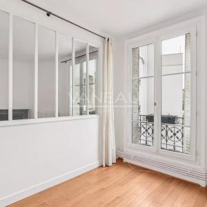 Exclusivité - Paris 15ème 2/3 pièces lumineux refait à neuf.