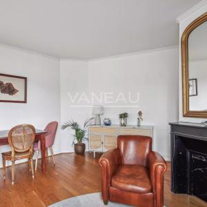 Exclusivité - Paris 15ème 2/3 pièces lumineux en très bon état