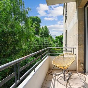 Neuilly - Saint James.