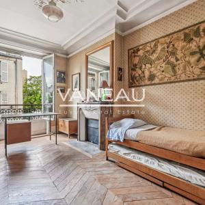 Neuilly - Mairie - Appartement 4 pièces - Charme de l'ancien