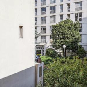 Paris XVe - Lecourbe - Studio lumineux au calme sur cour - profe