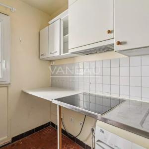 Paris XVe - Lecourbe - Studio lumineux au calme sur cour - profe