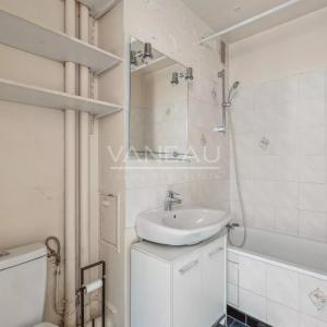 Paris XVe - Lecourbe - Studio lumineux au calme sur cour - profe