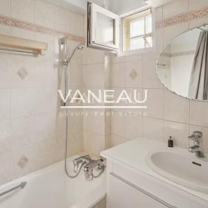 Paris XVe - Blomet - Appartement trois pièces avec vue dégagée