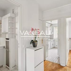 Paris XVe - Blomet - Appartement trois pièces avec vue dégagée