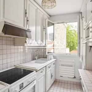 Paris XVe - Blomet - Appartement trois pièces avec vue dégagée