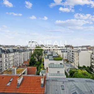 Paris XVe - Montparnasse - Appartement trois pièces en dernier é