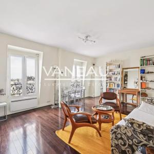 Paris XVe - Montparnasse - Appartement trois pièces en dernier é