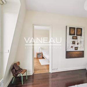 Paris XVe - Montparnasse - Appartement trois pièces en dernier é