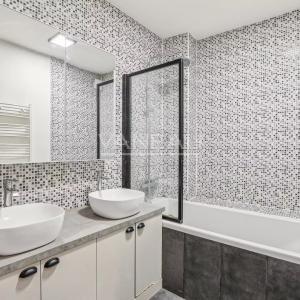 Paris Xème - Bel appartement familial de quatre pièces en parfai