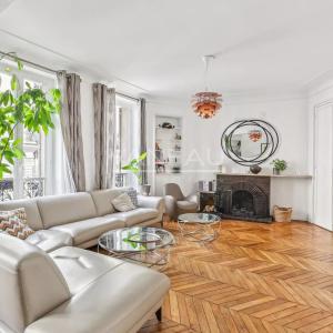 Paris Xème - Bel appartement familial de quatre pièces en parfai
