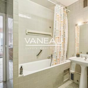 Paris VIIIe - Appartement à rénover, idéal pied à terre