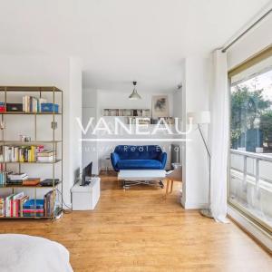 Grand studio 38 m2 avec balconnet sur jardin
