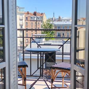 Boulogne Nord - luxueux trois pièces au dernier étage, balcons, 