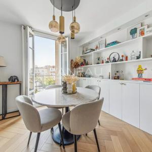 Boulogne Nord - luxueux trois pièces au dernier étage, balcons, 